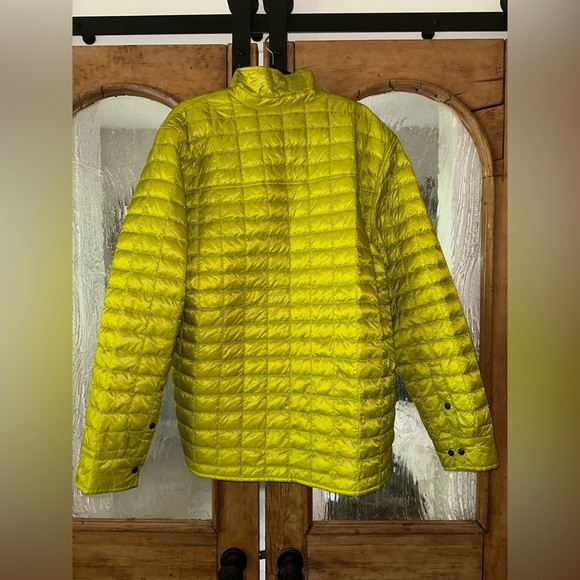 North Face Bright Yellow/Green Puffer Jacket - Picture 2 of 3